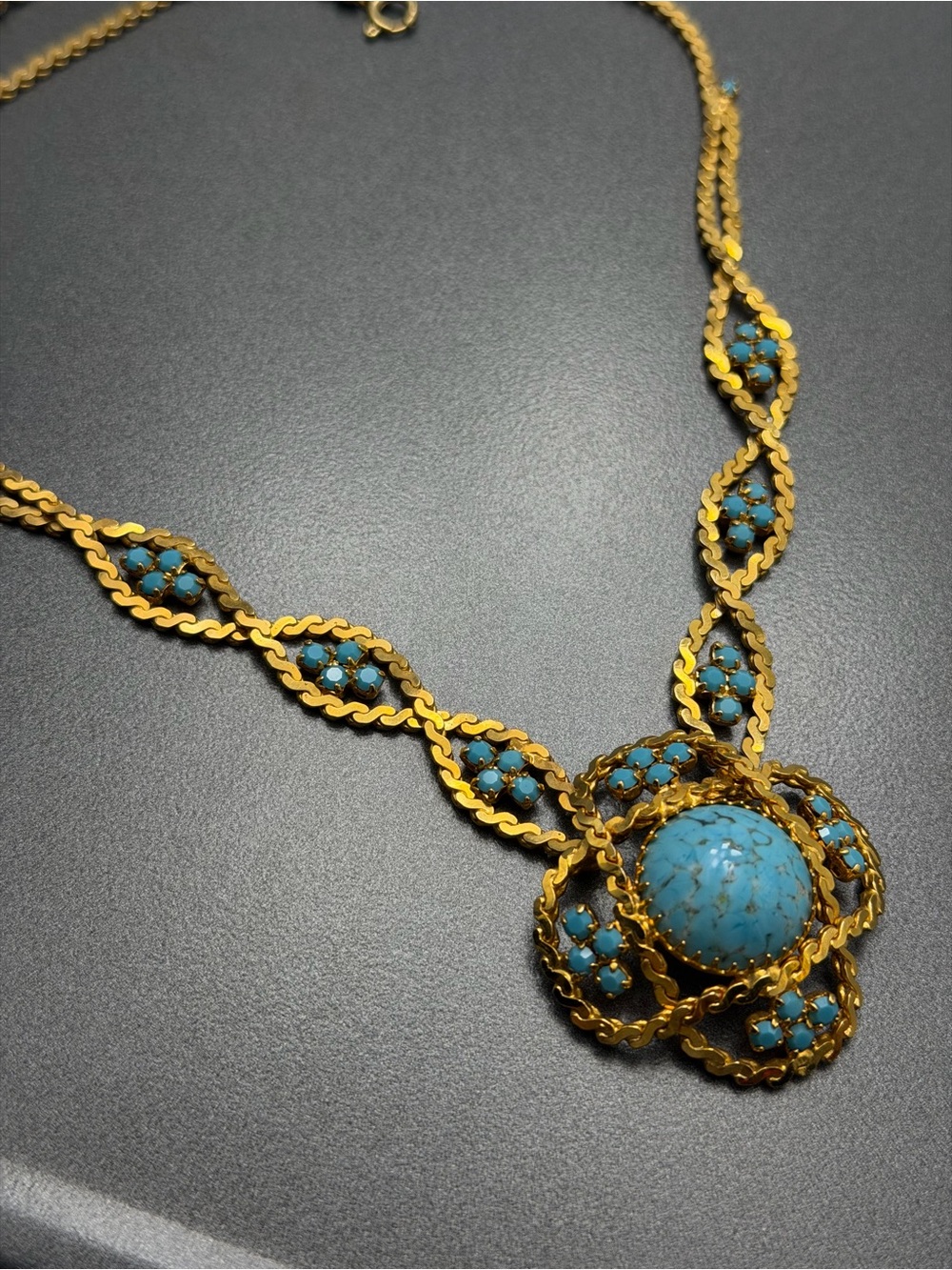 Vintage Robins Egg Blue and Gold Pendant Necklace #35un